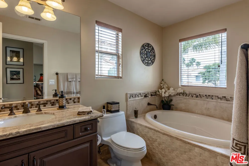 6483 Zuma View Place #106 Malibu, CA 90265