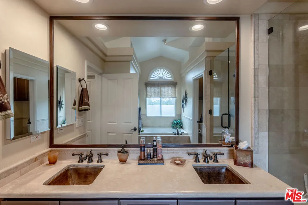 6483 Zuma View Place #106 Malibu, CA 90265