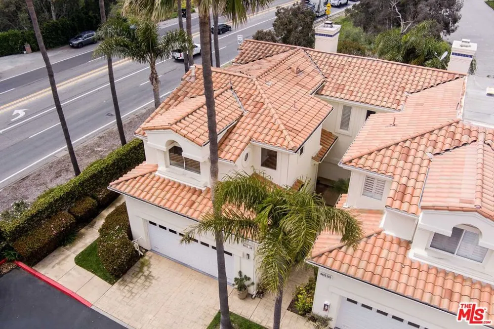 6483 Zuma View Place #106 Malibu, CA 90265