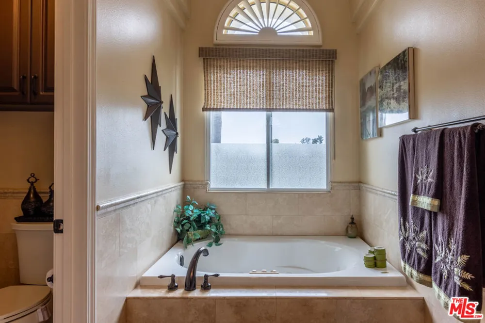 6483 Zuma View Place #106 Malibu, CA 90265