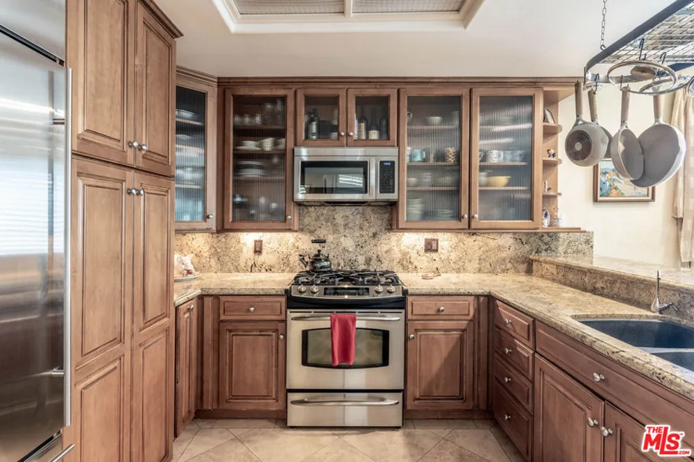 6483 Zuma View Place #106 Malibu, CA 90265