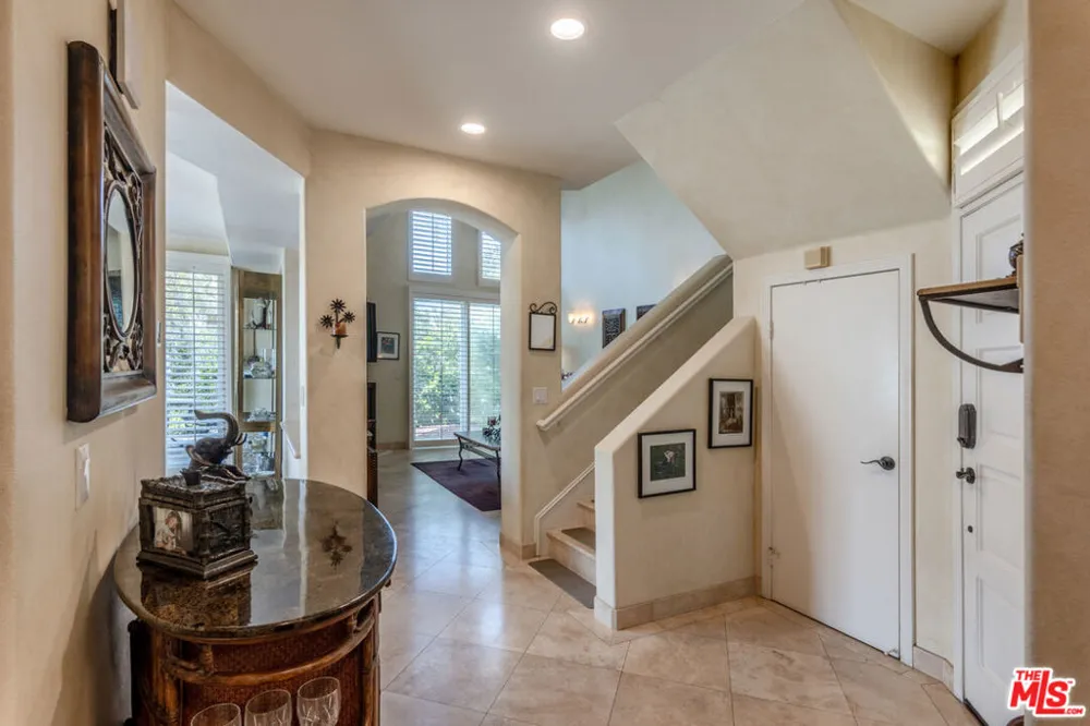 6483 Zuma View Place #106 Malibu, CA 90265