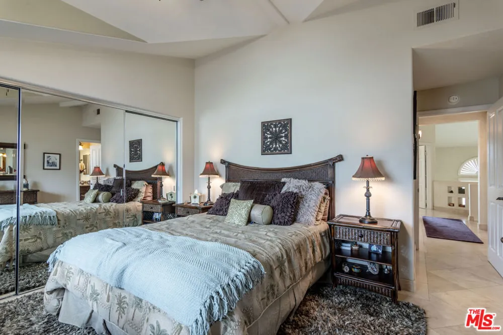 6483 Zuma View Place #106 Malibu, CA 90265