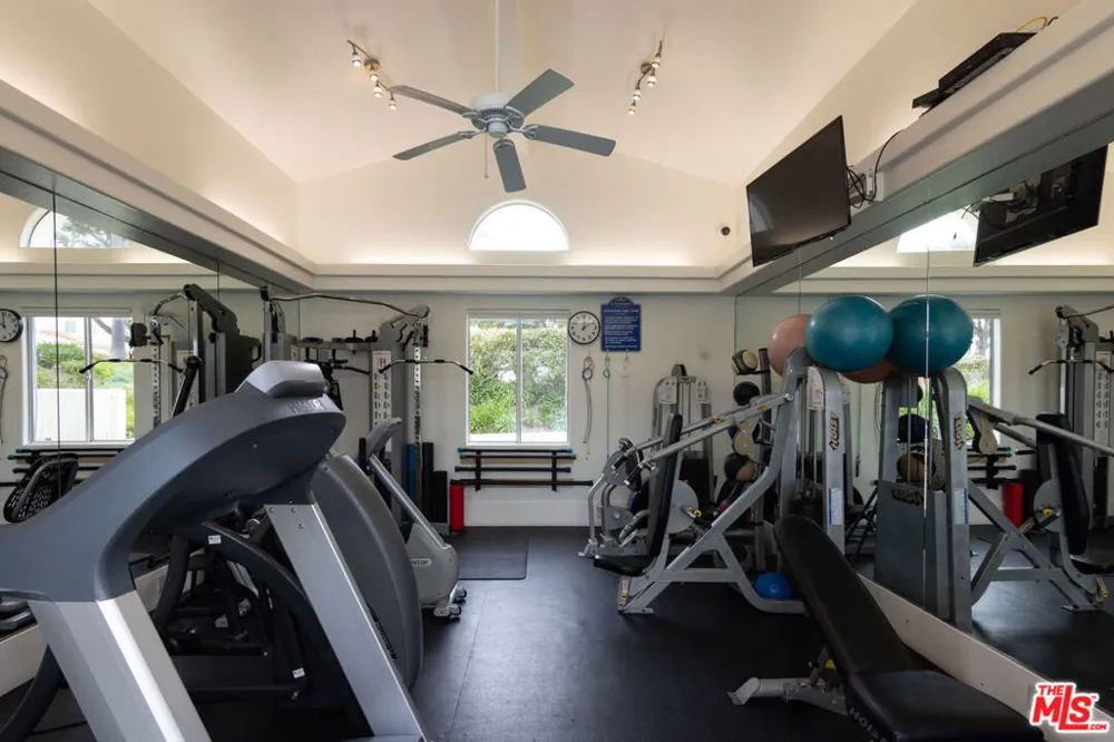 6483 Zuma View Place #106 Malibu, CA 90265