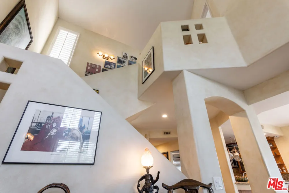6483 Zuma View Place #106 Malibu, CA 90265