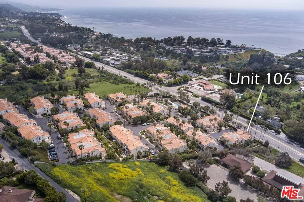 6483 Zuma View Place #106 Malibu, CA 90265