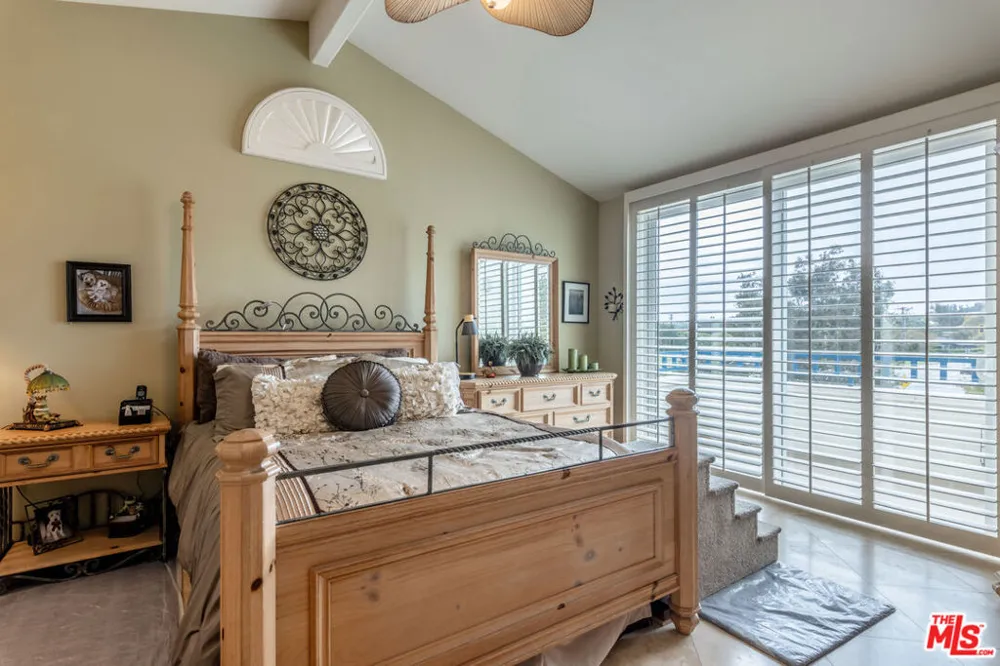 6483 Zuma View Place #106 Malibu, CA 90265