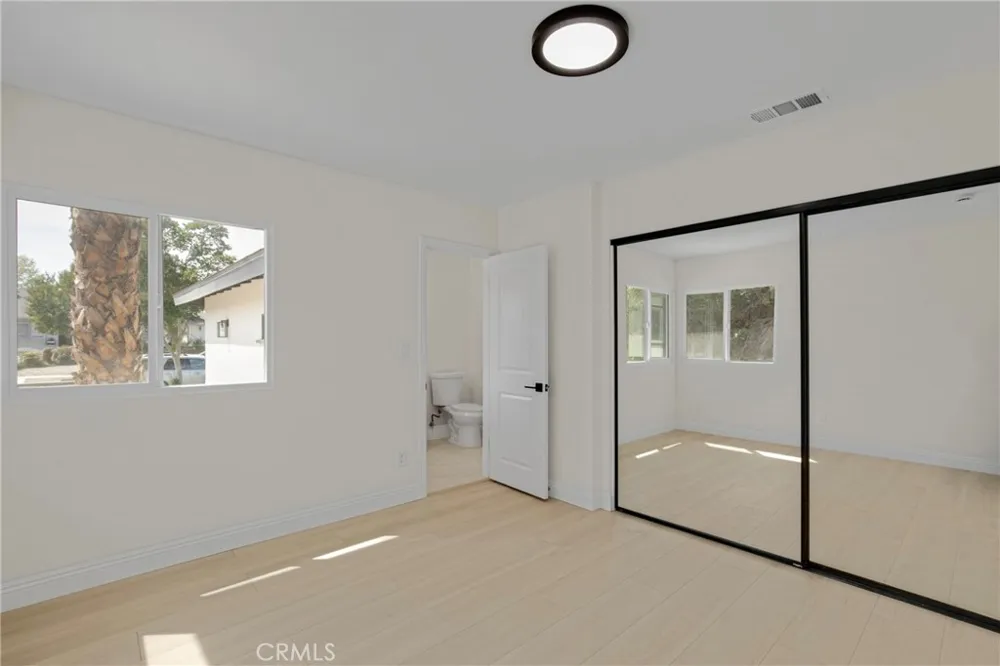 19649 Friar Tarzana, CA 91335