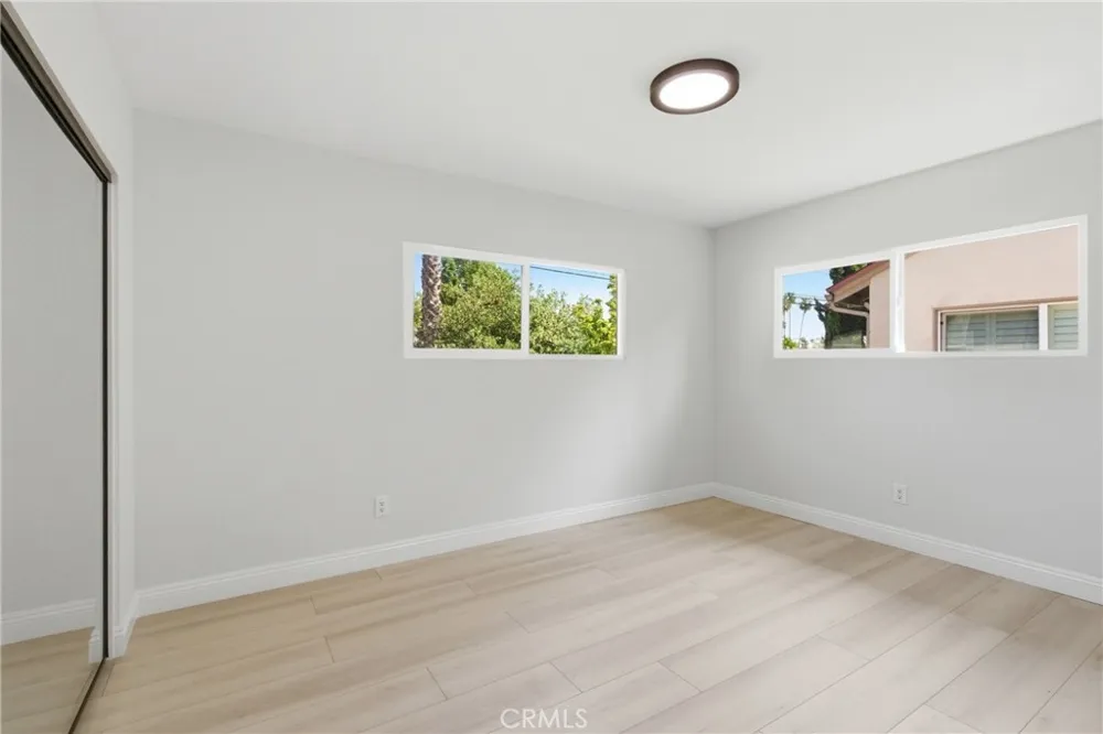 19649 Friar Tarzana, CA 91335