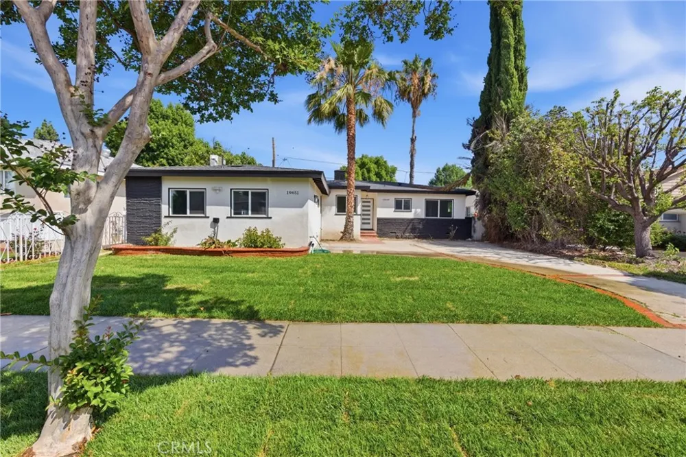 19649 Friar Tarzana, CA 91335