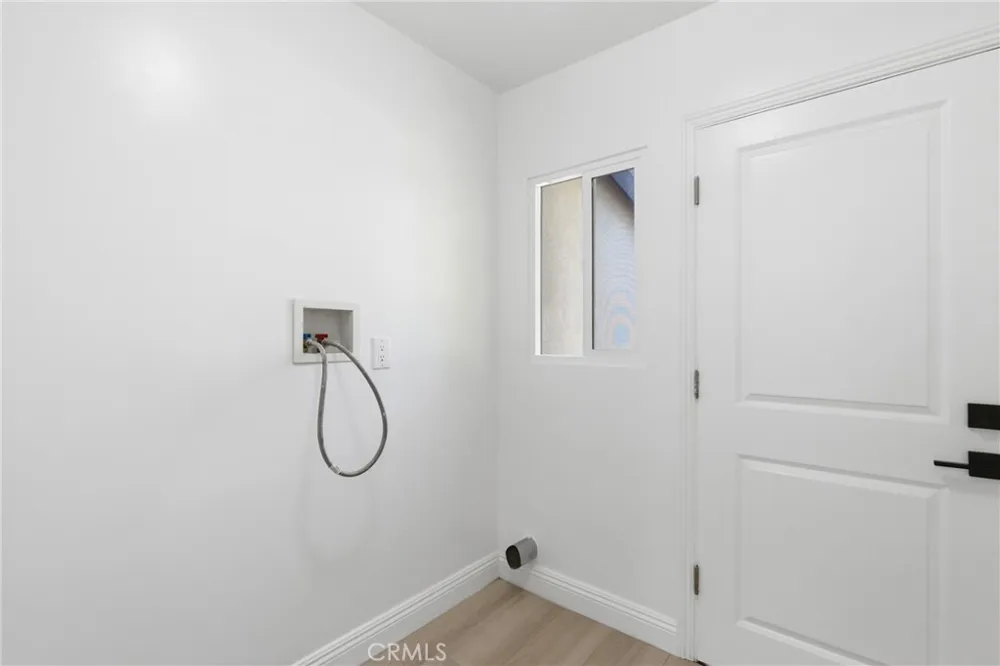 19649 Friar Tarzana, CA 91335