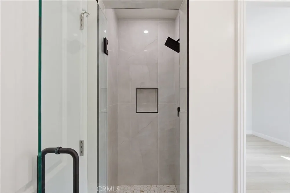 19649 Friar Tarzana, CA 91335