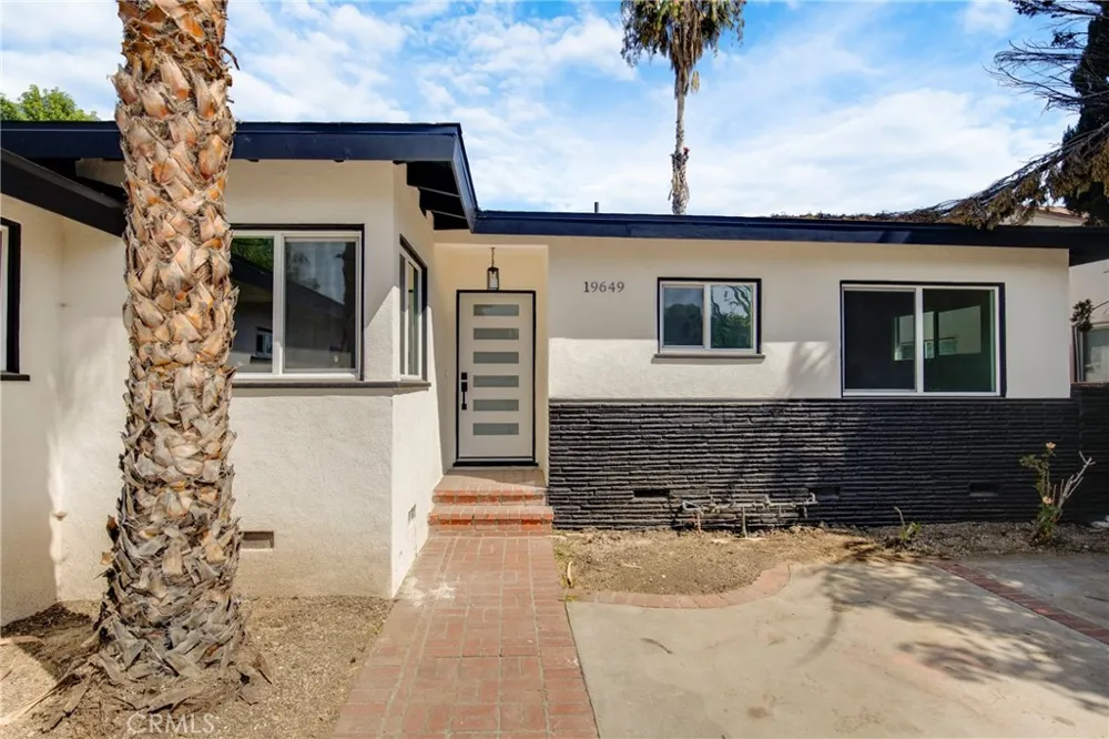 19649 Friar Tarzana, CA 91335