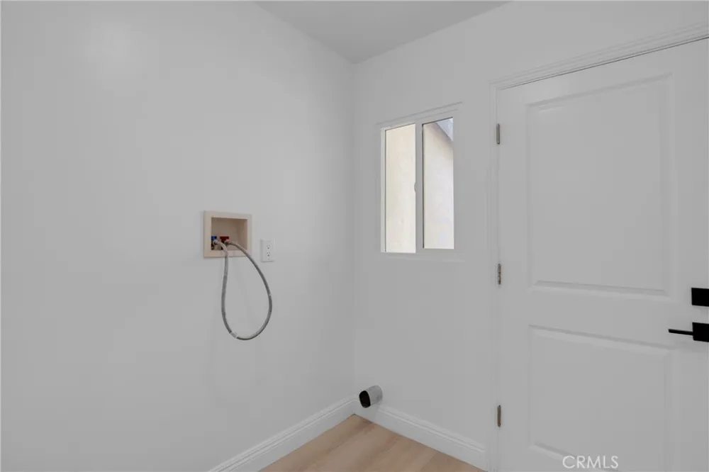 19649 Friar Tarzana, CA 91335