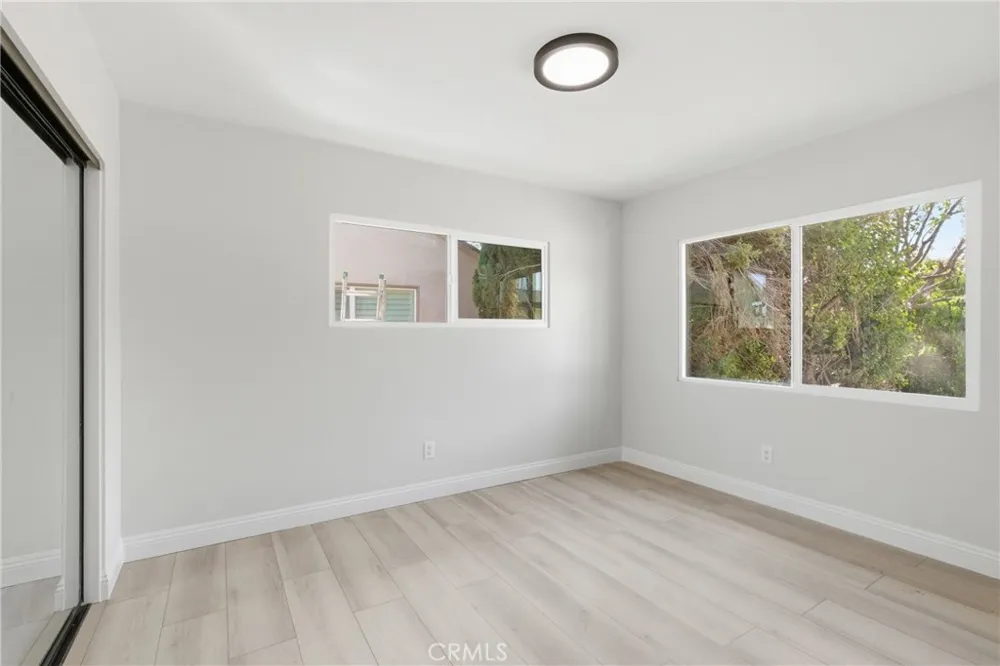 19649 Friar Tarzana, CA 91335