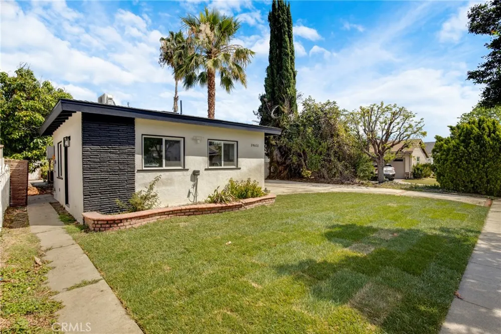 19649 Friar Tarzana, CA 91335