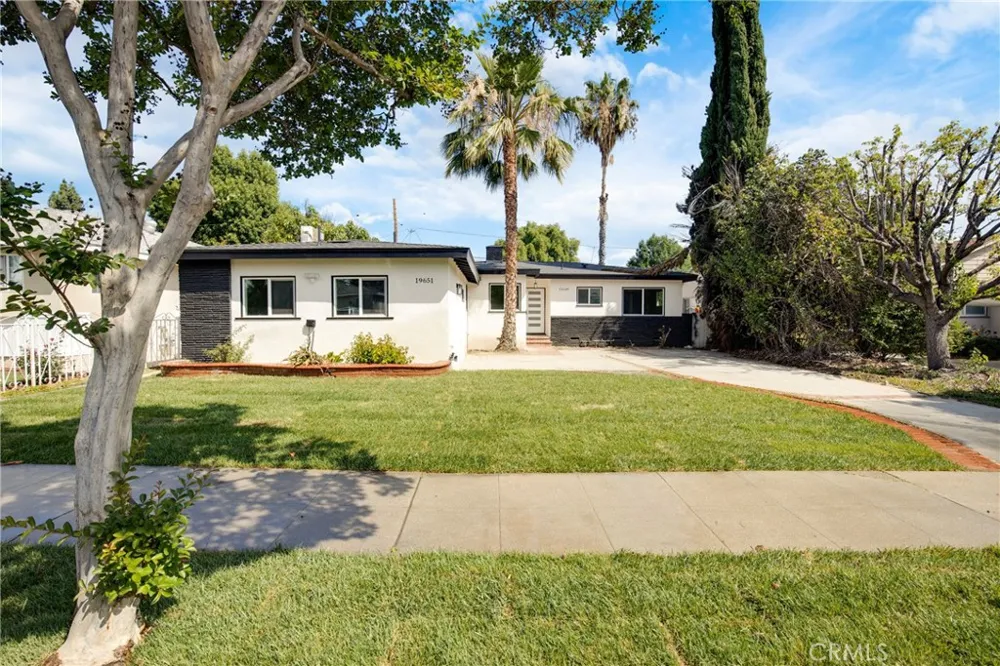 19649 Friar Tarzana, CA 91335