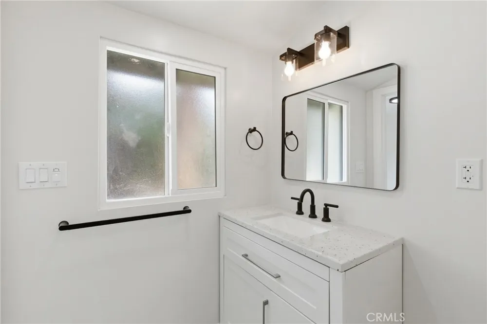 19649 Friar Tarzana, CA 91335
