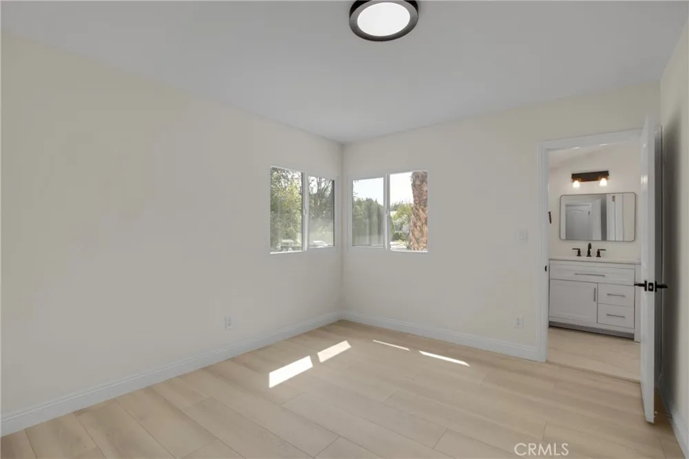 19649 Friar Tarzana, CA 91335