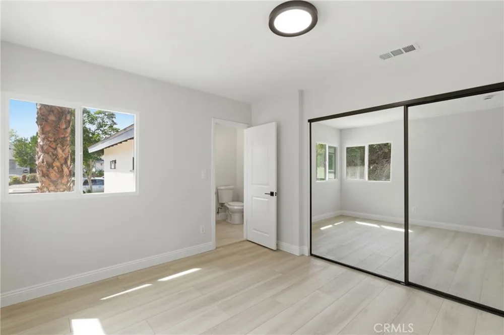 19649 Friar Tarzana, CA 91335