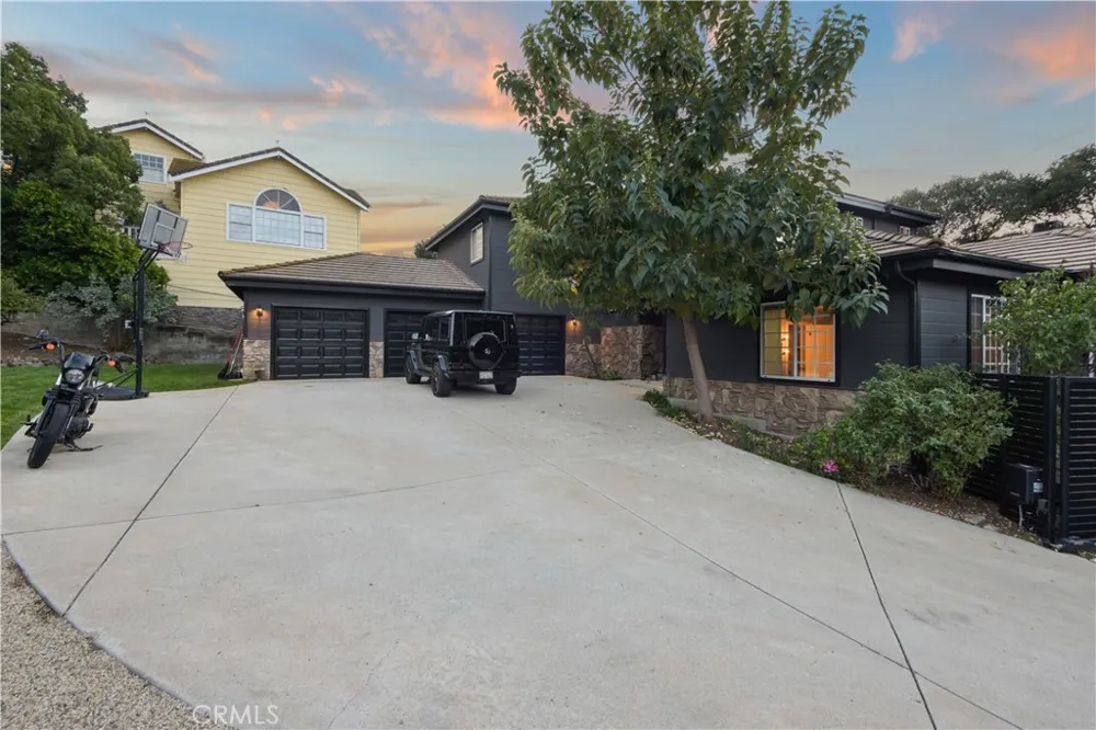 2514 Sierra Creek Agoura Hills, CA 91301