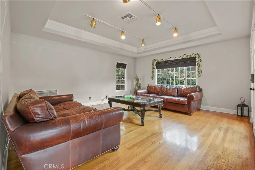 2514 Sierra Creek Agoura Hills, CA 91301