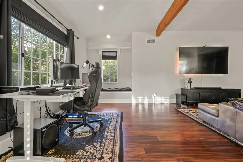 2514 Sierra Creek Agoura Hills, CA 91301