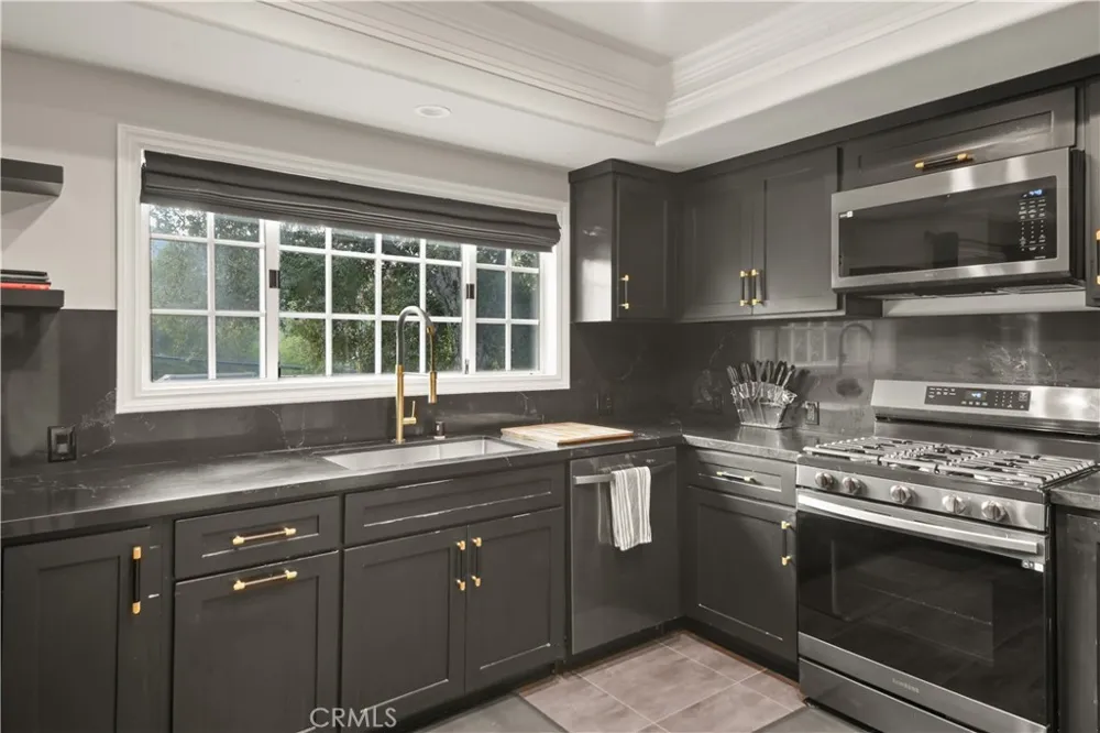 2514 Sierra Creek Agoura Hills, CA 91301