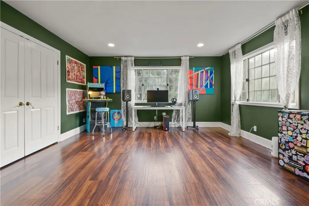 2514 Sierra Creek Agoura Hills, CA 91301