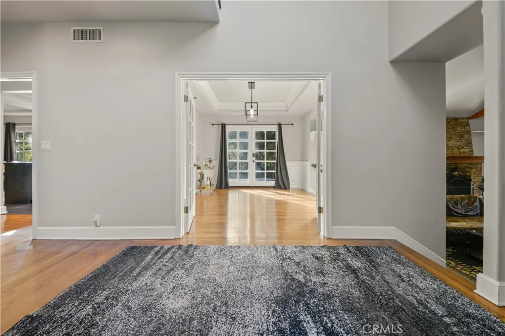 2514 Sierra Creek Agoura Hills, CA 91301