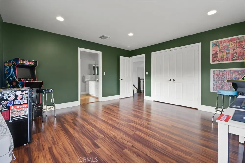 2514 Sierra Creek Agoura Hills, CA 91301