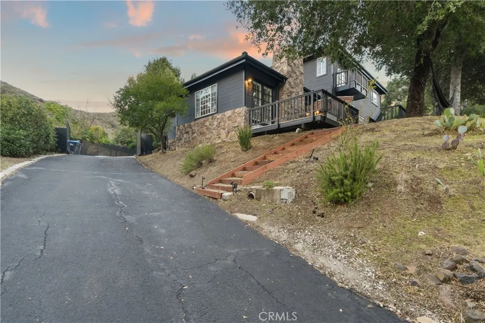 2514 Sierra Creek Agoura Hills, CA 91301