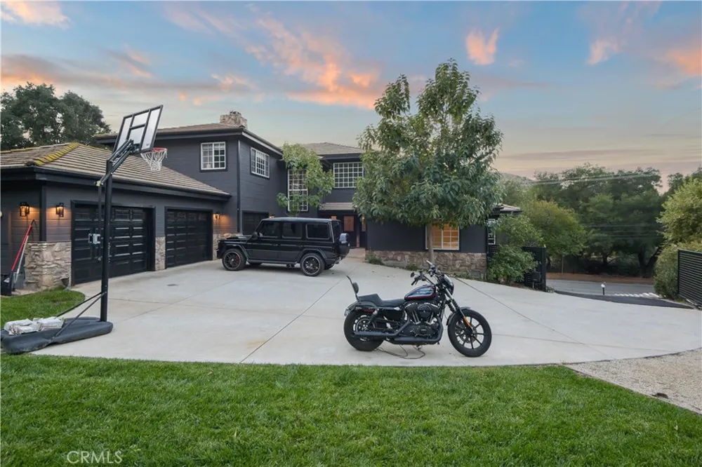2514 Sierra Creek Agoura Hills, CA 91301