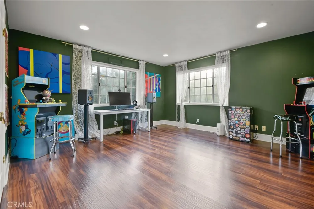2514 Sierra Creek Agoura Hills, CA 91301