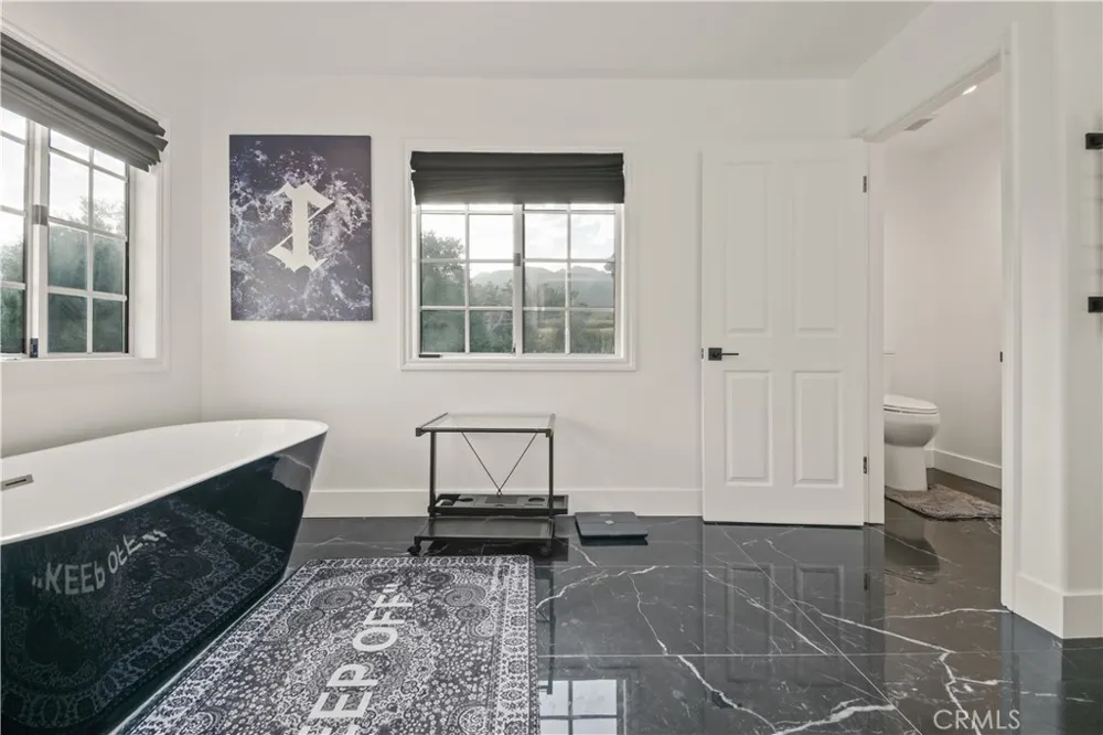 2514 Sierra Creek Agoura Hills, CA 91301
