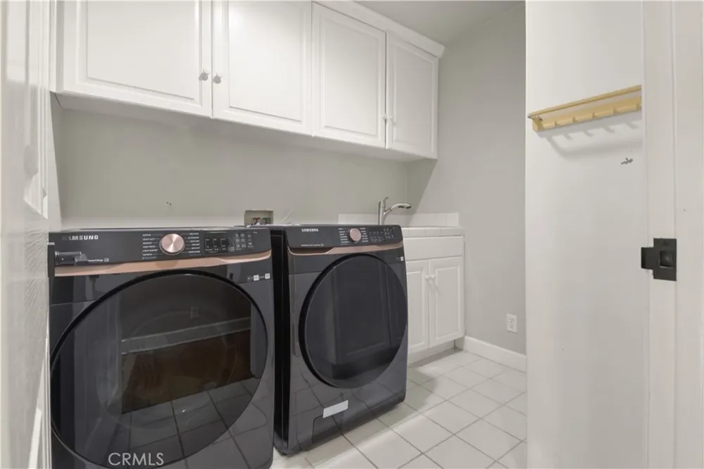2514 Sierra Creek Agoura Hills, CA 91301