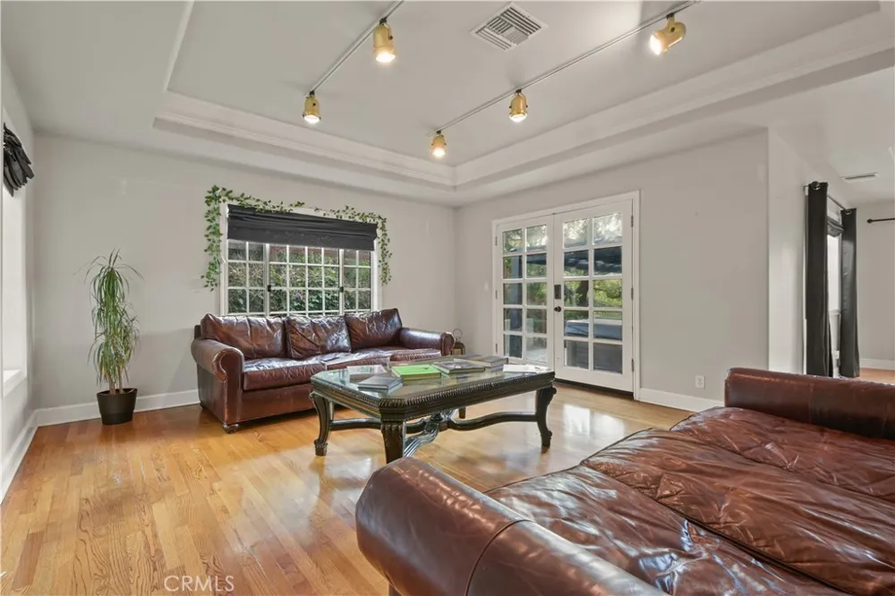2514 Sierra Creek Agoura Hills, CA 91301