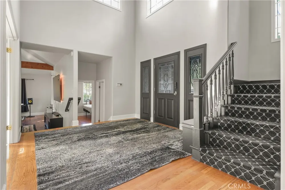 2514 Sierra Creek Agoura Hills, CA 91301