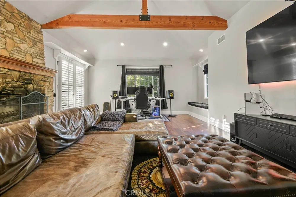 2514 Sierra Creek Agoura Hills, CA 91301