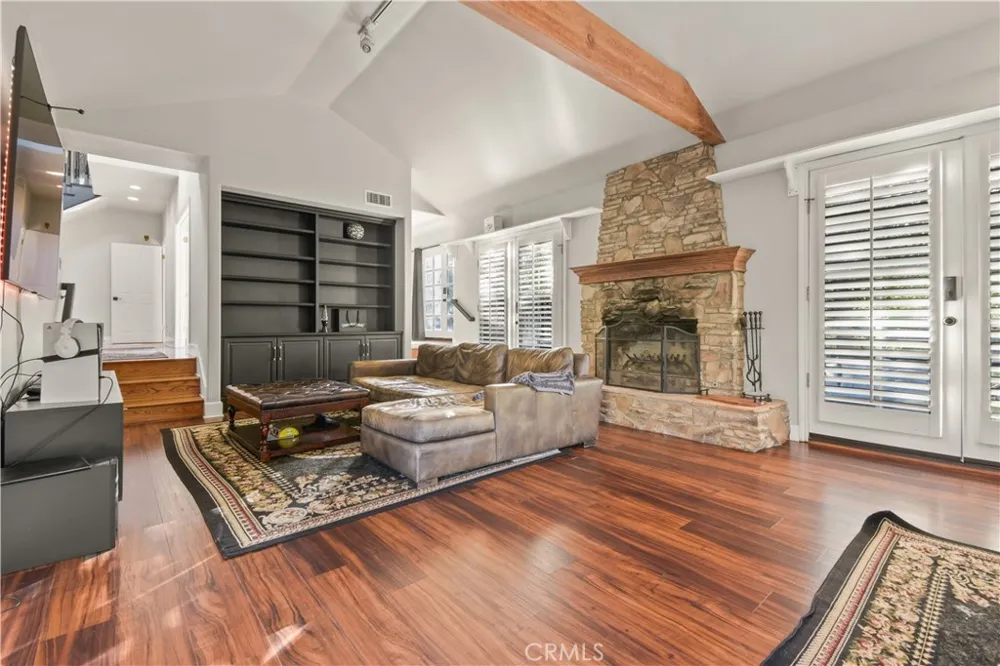 2514 Sierra Creek Agoura Hills, CA 91301