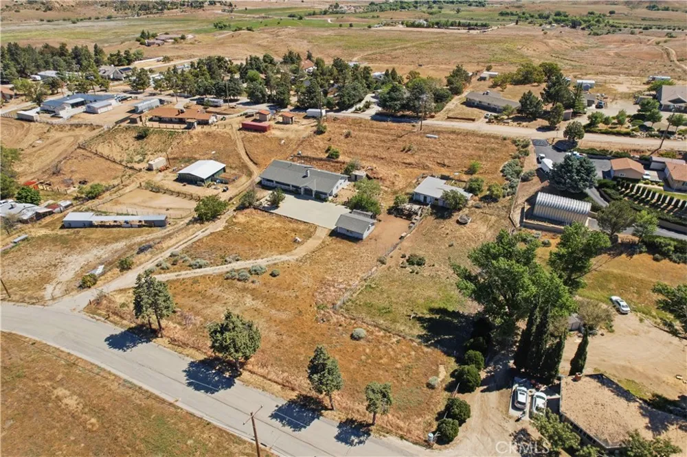 39646 87th W Leona Valley, CA 93551