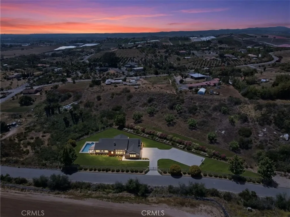 712 Sleeping Indian Oceanside, CA 92057