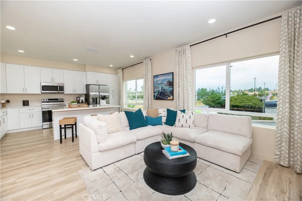 8183 Amerena Way Fontana, CA 92335