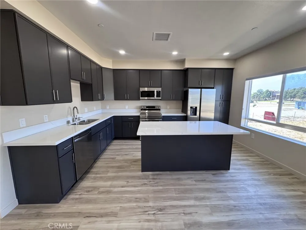 8183 Amerena Way Fontana, CA 92335