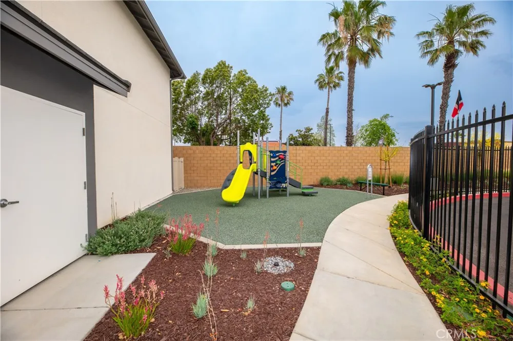 8183 Amerena Way Fontana, CA 92335