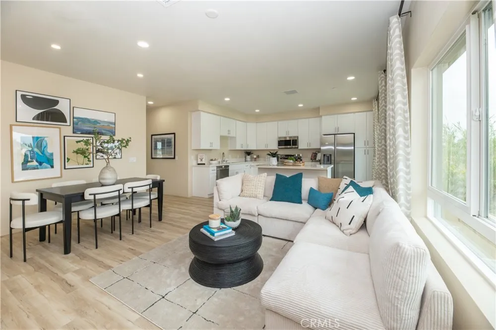 8183 Amerena Way Fontana, CA 92335