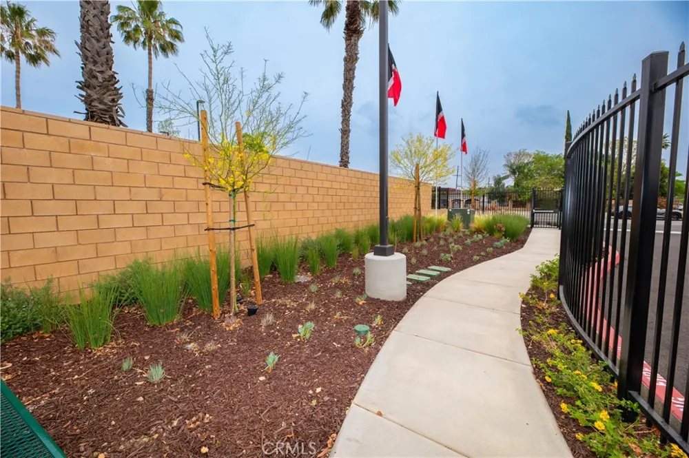 8183 Amerena Way Fontana, CA 92335