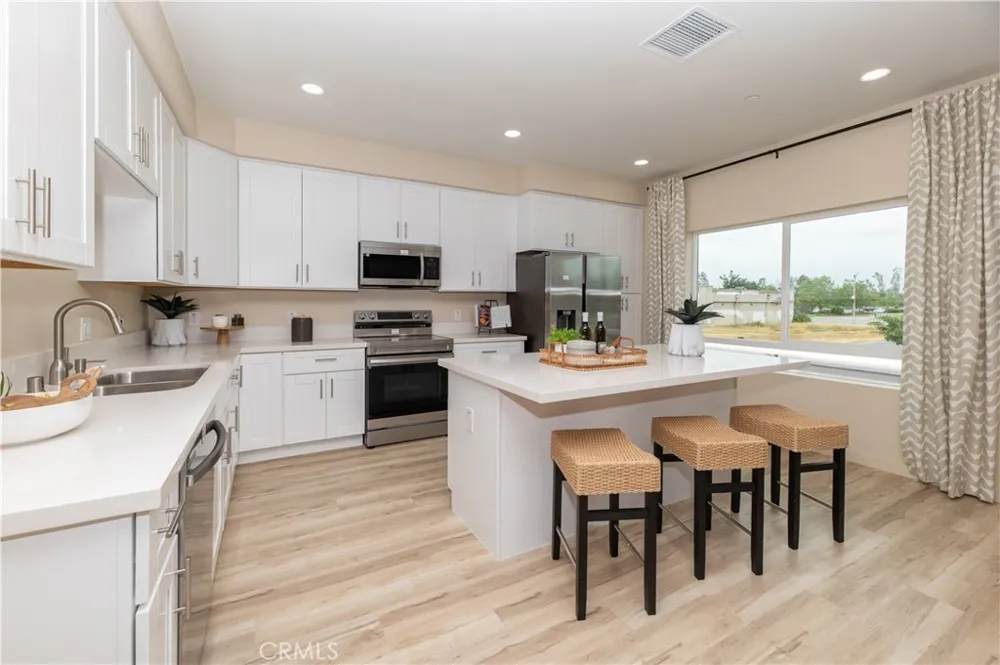 8183 Amerena Way Fontana, CA 92335