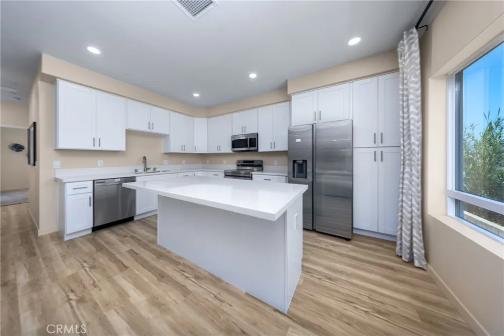 8183 Amerena Way Fontana, CA 92335