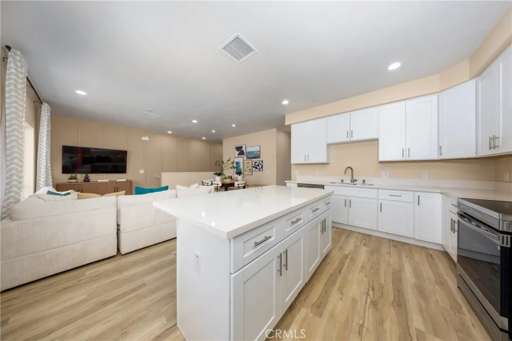 8183 Amerena Way Fontana, CA 92335